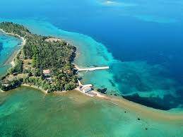 Kastawei island may be just less than an acre in size, but this little gem has a natural bay that's perfect for a boat — and some of the prettiest water we've ever seen. Luxury Private Islands For Sale Jamesedition