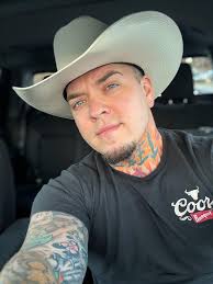 St Louis MO is 20 tickets away from selling out 🙏🏻❤️‍🔥 Where's my MO and  Illinois people? 👀