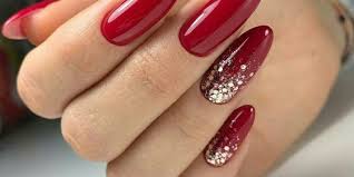 Grâce aux faux ongles, vous pouvez offrir à vos ongles une véritable métamorphose. Accent Gel Gel Ongles Rouges Etincelant Ongles Rouge Ongles En Gel Rouge Avec Scintillement Ongles Rouges Ongles Rouges Paillettes Ongles