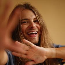 Daniel Levi's Instagram, Twitter & Facebook