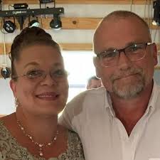 Hi everyone, i joined this group about 4 days ago as a complete and utter  beginner. I keep seeing so many adorable crocheted things