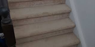 It's not difficult to chose a good carpet as you think. How To Clean A Carpet On The Stairs Without A Machine Smartvacuumguide Com