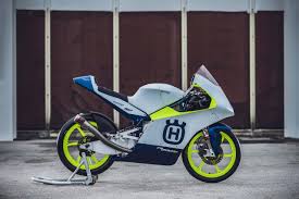 Thrilling moto3 last lap | 2020 #emiliaromagnagp. This Ktm Moto3 Bike Is Having An Identity Crisis Asphalt Rubber
