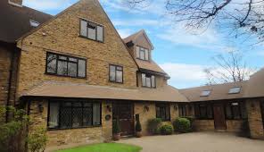 It features free wifi, free onsite parking and an outdoor seating area. The Oaks Guest House In Southgate London Bed Breakfast Hotel