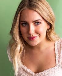 Abby Davis's Instagram, Twitter & Facebook