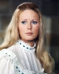 worldphotographs The Horror of Frankenstein (1970) Veronica Carlson 10x8  Photo : Amazon.co.uk: Home & Kitchen