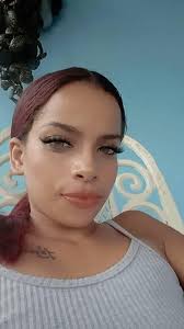 Vendo mueble aparador y vitrina están prácticamente nuevo, los vendo por  mudanza los dejo barato si vienen esta semana me urge sacarlo en Alcalá de  Guadaíra