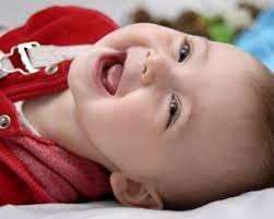 طفل يضحك صح ة جيدة وثقة بالنفس نواعم