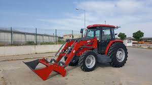 Traktor Kepce Massey 2020 Traktor