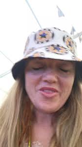 Just a little pre match party with John Beresford! 🥰 Happy 80s girl, right  here! , #90snostalgia