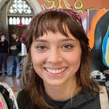 Maya Davison's Instagram, Twitter & Facebook