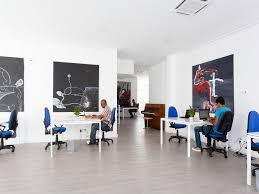 Langkah yang kedua, kita dapat menambahkan dekorasi terhadap dinding ruangan kerja kita. Desain Ruang Kantor Hal Hal Yang Perlu Dipikirkan Dan Dipertimbangkan Interiordesign Id