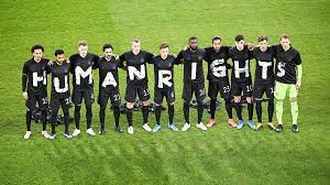 Neues design des dfb trikots. Wegen Wm In Katar Dfb Team Mit Protest Aktion Fur Human Rights Gegen Island Sportbuzzer De