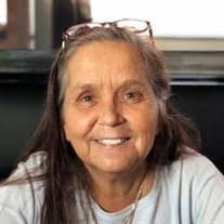 Shelly Clements's Instagram, Twitter & Facebook