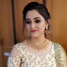 Prachi Joshi Makeup Artist