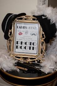 Take your party to another level by combining your 20's flapper and gangster theme with some classic hollywood party decorations. 1920 S Gatsby Party Decorating Ideas