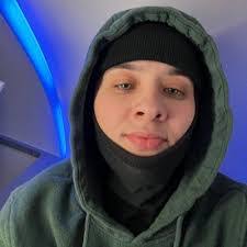 Luke Slade's Instagram, Twitter & Facebook