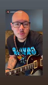 Jeremiah Rich performs live using Blade