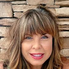 Danielle Mccracken's Instagram, Twitter & Facebook