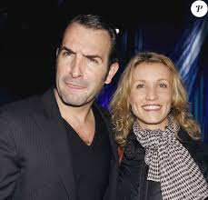 Dans une interview accordée à paris match, en kiosque en avril 2019, l'actrice française a accepté de revenir sur sa relation avec le père de sa fille chloé jouannet. Urgent Le Pere D Alexandra Lamy Se Fait Tirer Dessus Purepeople