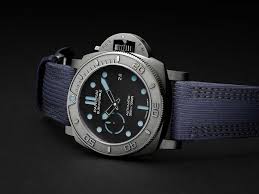 This helps make it clear that preserving the world is a much more important mission than the brand understood in its past. Panerai Submersible Mike Horn Edition Watches News