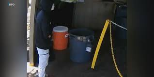 Honolulu Police Respond to Attempted Robbery and Barricade Situation