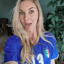 Hannah Hampton's Instagram, Twitter & Facebook