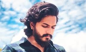 Velan is the upcoming tamil language romantic drama featuring big boss title winner mugen rao and meenakshi govindarajan, a television artist marking her a lead role in this movie. Bigg Boss 3 Mugen Signs Another Mass Entertainer Tamil News Indiaglitz Com