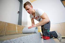 Arbeitslose frauen und männer, die. Berufsdetails Fur Fliesen Platten Und Mosaikleger In