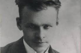 Witold pilecki with his nephew, not long before volunteering to enter auschwitz as a prisoner in but pilecki's own sustaining obsession was polish nationhood. Witold Pilecki Mlodosc Bohatera Dzieje Pl Historia Polski