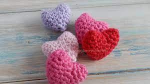 How to crochet a small heart. How To Crochet A Small Padded Heart Youtube