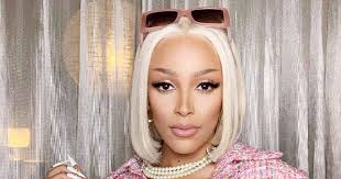 Amala ratna zandile dlamini (born october 21, 1995), known professionally as doja cat, is an american singer, rapper, songwriter, and record producer. Doja Cat Sizzles On The Set Of Her New Music Video