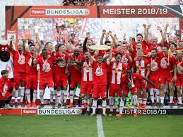 Stepstone.de has been visited by 100k+ users in the past month Red Bull Salzburgs Meisterfeier Mit Tranen Schutzenfest Und Einem Stargast Sn At