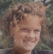 Hi , I'm looking for someone who makes custom Christmas ornaments!