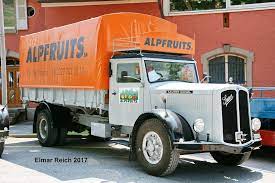 pin on old trucks