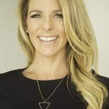 Julie Cielo's Instagram, Twitter & Facebook