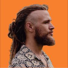 Aaron Matthew's Instagram, Twitter & Facebook