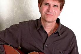 15 Acoustic Guitar Pros Share Tips