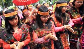 Oyuncuların internetten çanak batak oynama platformu. Hati Hati Wanita Batak Itu Cuek Cerewet Dan Sopo Toba