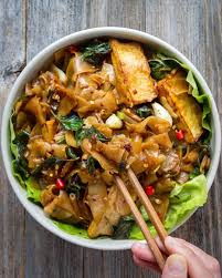 Best Of Vegan Vegan Recipes On Instagram Pad Kee Mao Drunken Noodles By Woon Heng Yields 2 3 Servings In In 2020 Drunken Noodles Food Noodle Dishes