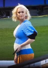 Daisy bloom is the first child together for perry and bloom, who were engaged last year but have had to postpone their planned wedding due to coronavirus restrictions. Katy Perry Wears Tight Dress Shows Off Baby Bump In Australia Hollywood Life