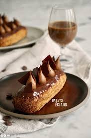Baileys Eclairs Mit Schokolade Eclair Rezept Eclair Kuchen Rezepte Desserts Ohne Backen