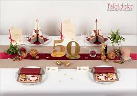 Einladungskarten goldene hochzeit.die tischdeko für die hochzeit kann auf tischkarten nicht verzichten! 2 Mustertisch In Bordeaux Gold Tischdeko Goldene Hochzeit Tafeldeko De