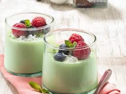Panacotta Au Lait De Coco The Matcha Et Fruits Rouges Recept Kokosmelk