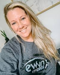 Melinda Goetz's Instagram, Twitter & Facebook