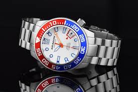 With ed speleers, jeremy irons, sienna guillory, robert carlyle. Aragon Divemaster 3 Automatic Nh35