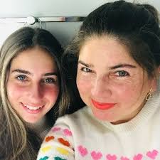 Luciane Kelbert Elliott (@LuciKelbertElli)