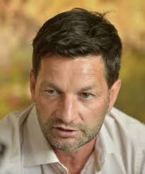 Da muss auch der trainer arbeiten. Blau Weiss Linz Trainer Brunmayr Folgt Glasner Nach Frankfurt Deutsche Bundesliga Derstandard At Sport