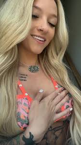 Dewayne Bell I am your reflection so you can't get mad when I act like  you🤷🏼‍♀️