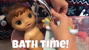 The baby alive doll cook and care set includes a pretend burner that features electronic cooking sounds, ample amount of storage, sink, faucet and a bathtub with a removable shower stand. Baby Alive Baby Born Bathtub Unboxing And Bath Time With Kayla Bubbles And Fun Youtube